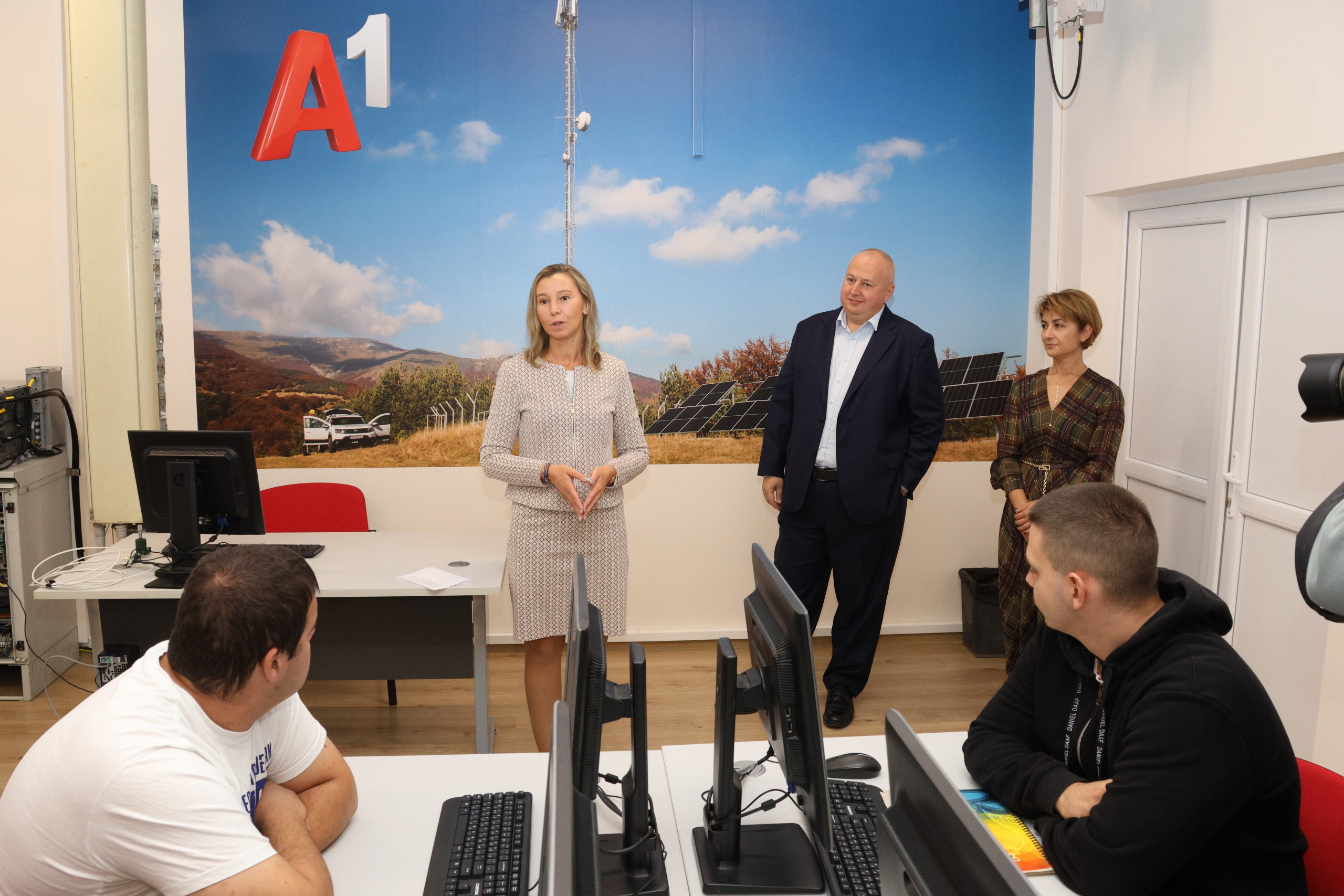 встъпителни приветствия от участниците